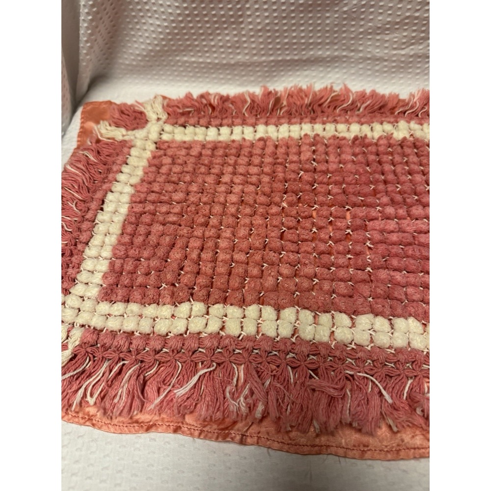 Vintage 1950-70s Pink Cotton Bump Textured Rug or Mat Fringe Satin Back 22x15 In - Picture 6 of 7